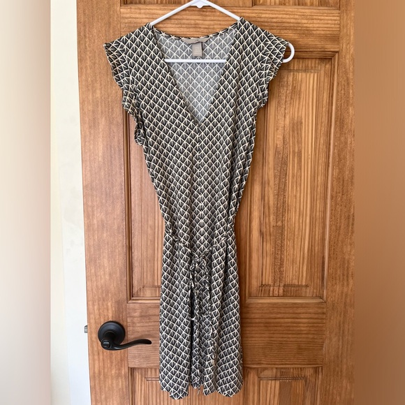 H&M Patterned Short Sleeve Dress XS - Picture 3 of 9